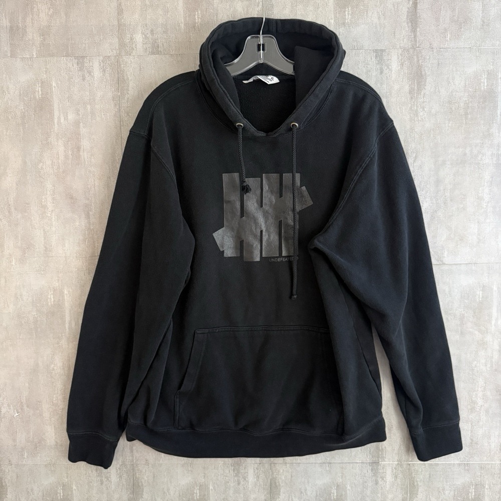 Undefeated 5 Strike Hoodie XL Black Made USA Streetwear Graphic Pullover Faded